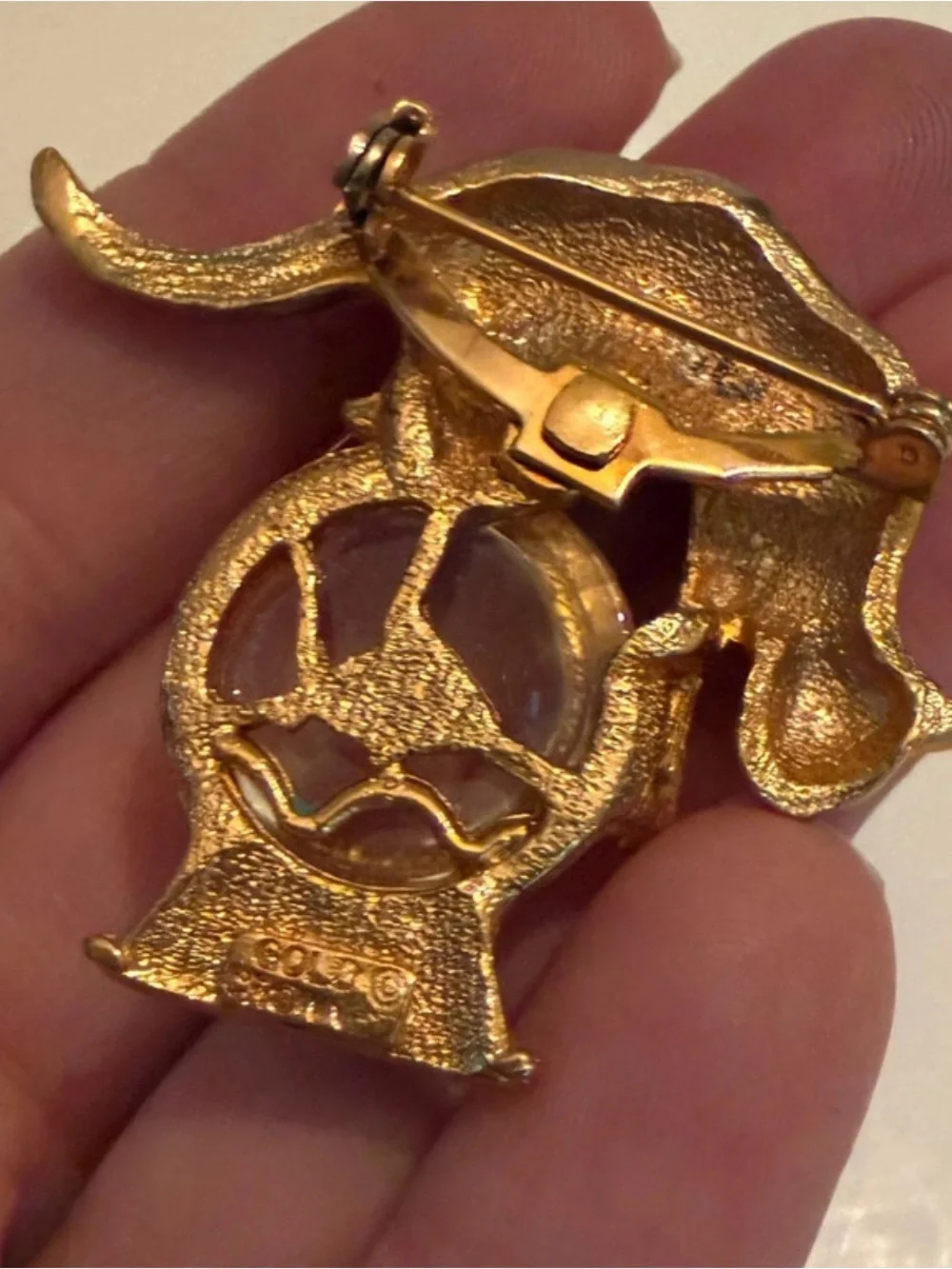 Rare Vintage Gold Crown Signature Cat & Fish Brooch